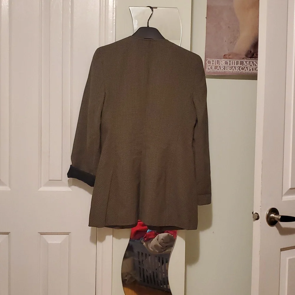 Brown Houndstooth Blazer with Black Accents. Vintage - Picture 3 of 4